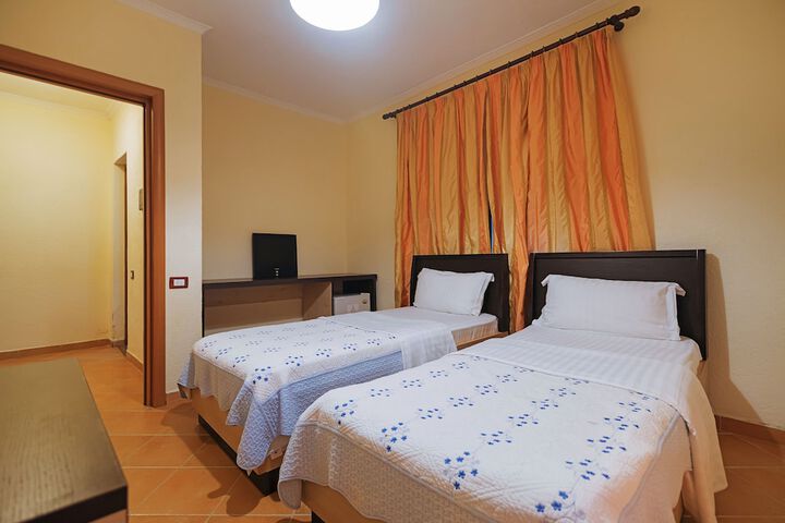 Room 2 of 23