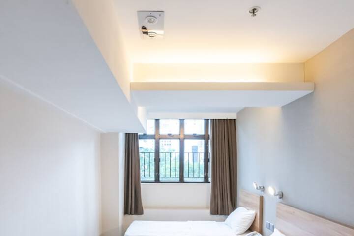 Room 4 of 28