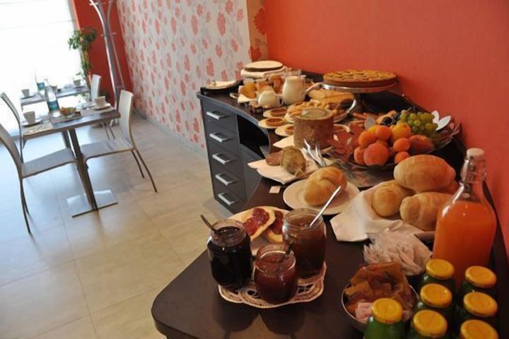 Breakfast/Coffee Service 30 of 46