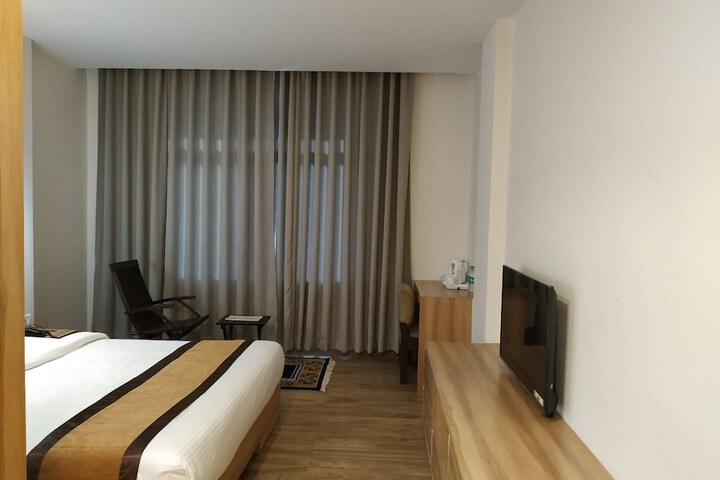 Room 14 of 50