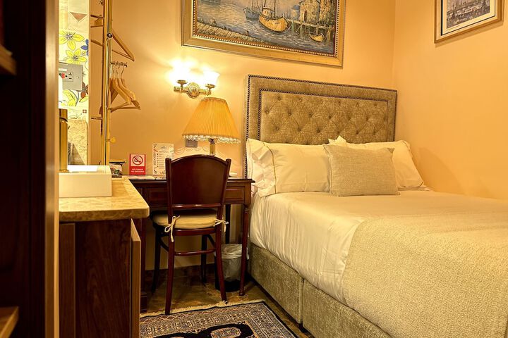 Room 14 of 49