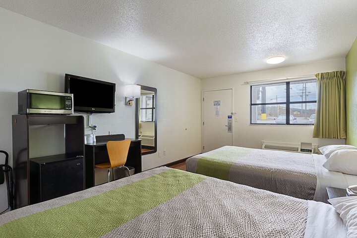 Room 12 of 22