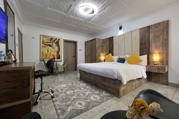 Room 30 of 50