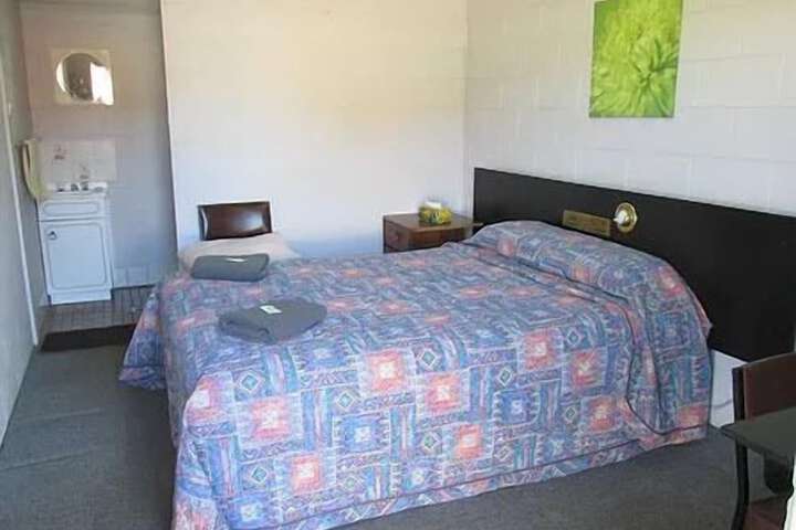 Room 3 of 18