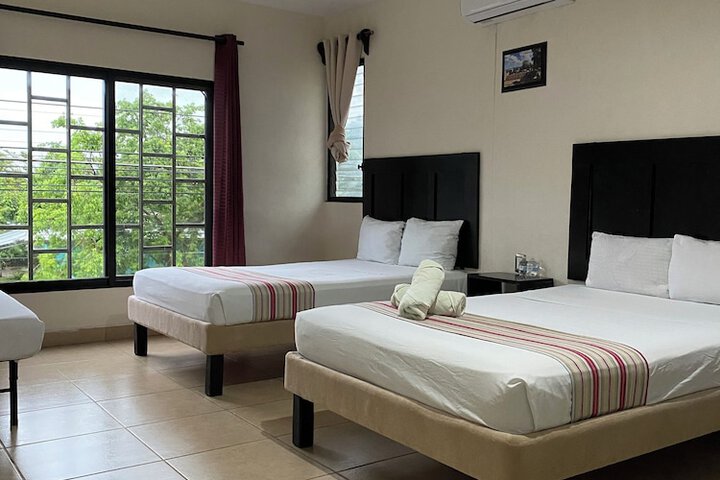Room 6 of 13