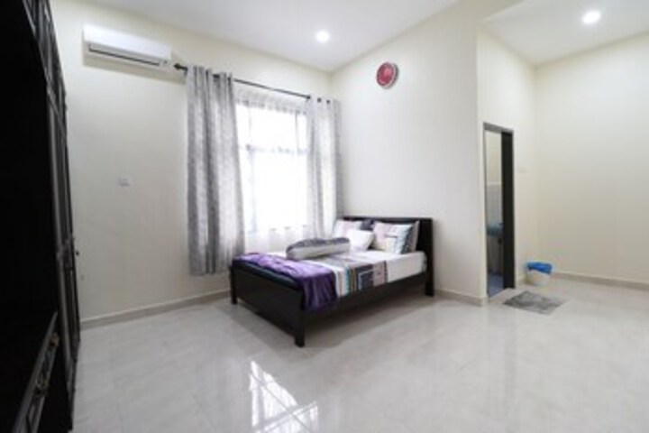 Room 11 of 23