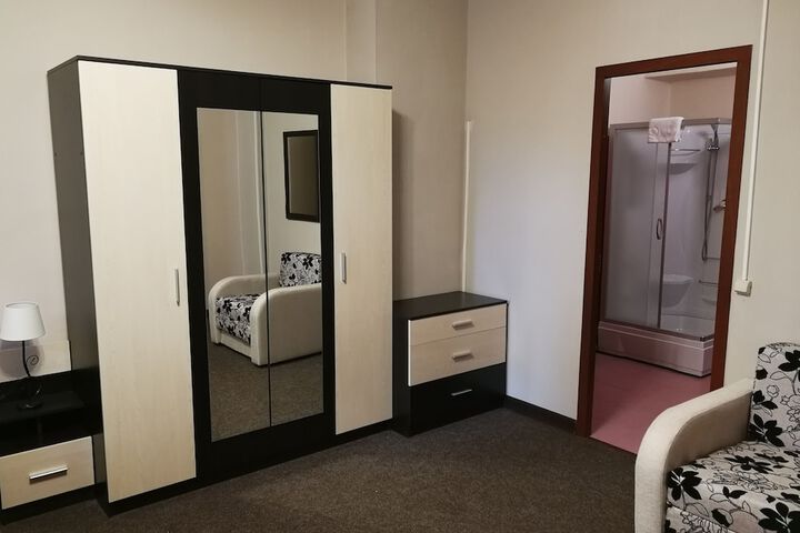 Room 14 of 94