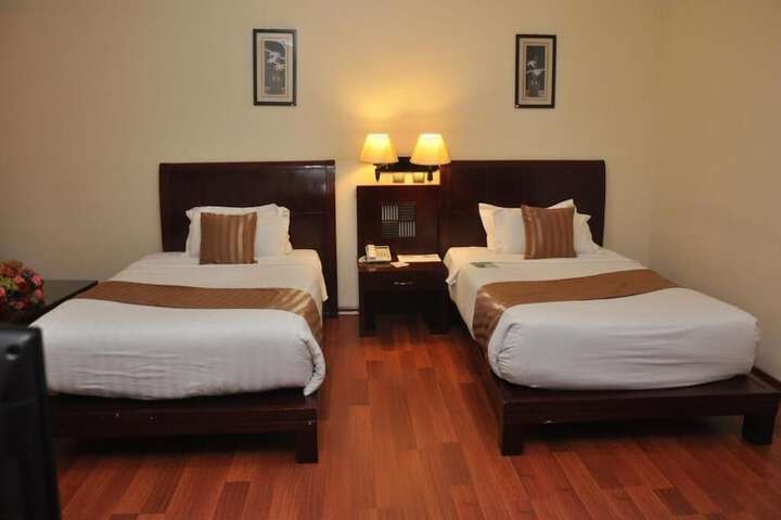 Room 33 of 61