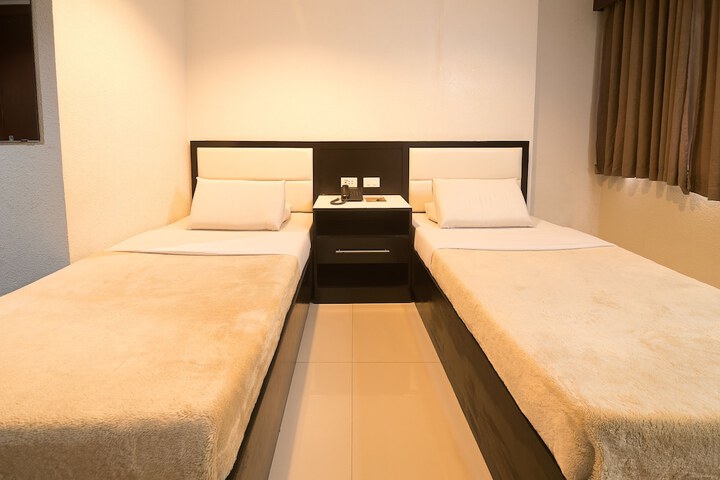 Room 9 of 44