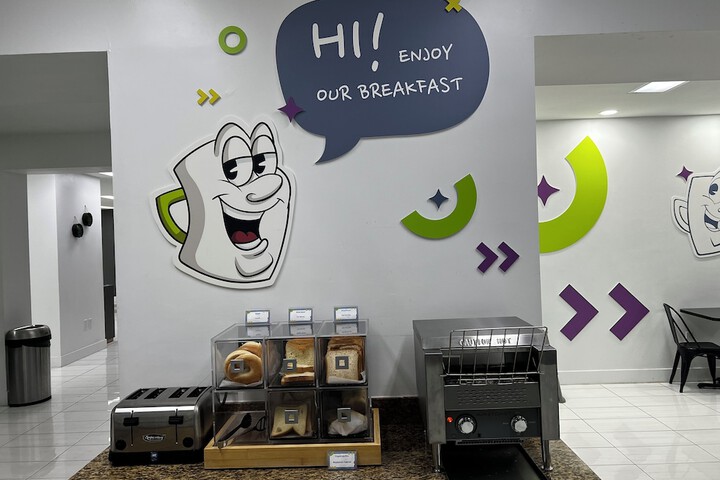 Breakfast/Coffee Service 22 of 31