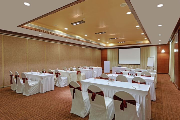 Business Center 70 of 90