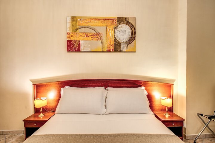 Room 8 of 32