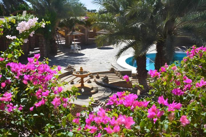 Hotel caravansérail