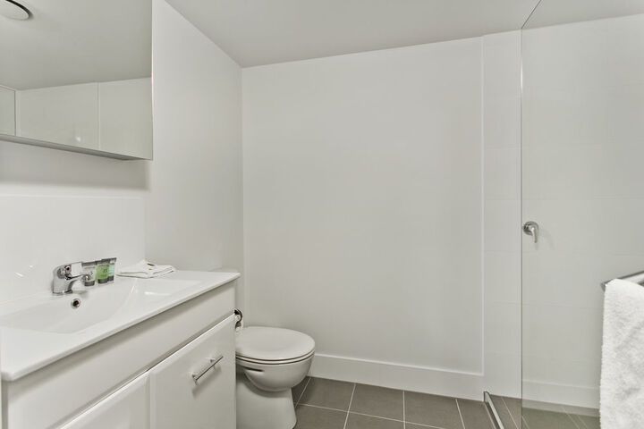 Room 13 of 21