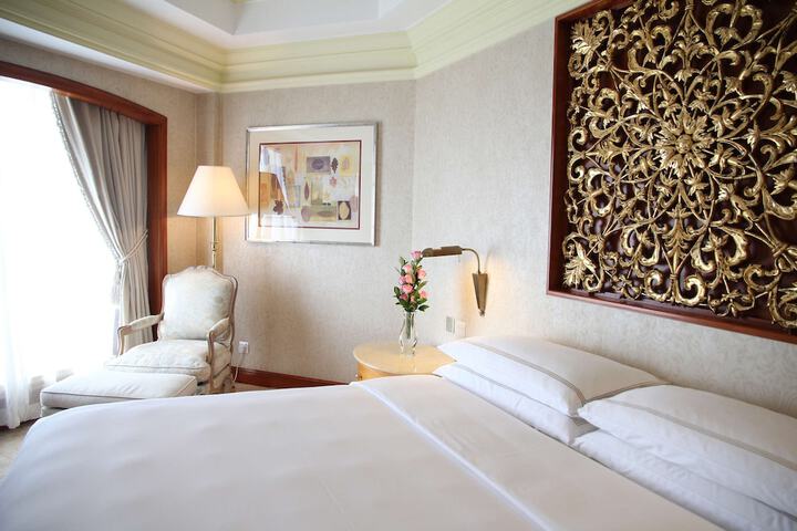 Room 16 of 85