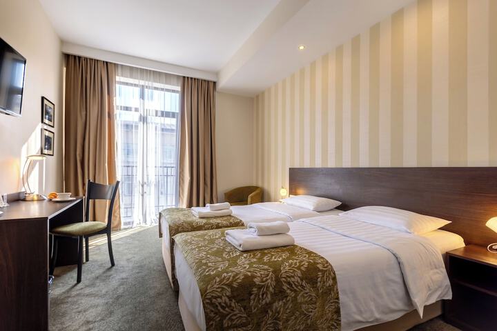 Room 21 of 82
