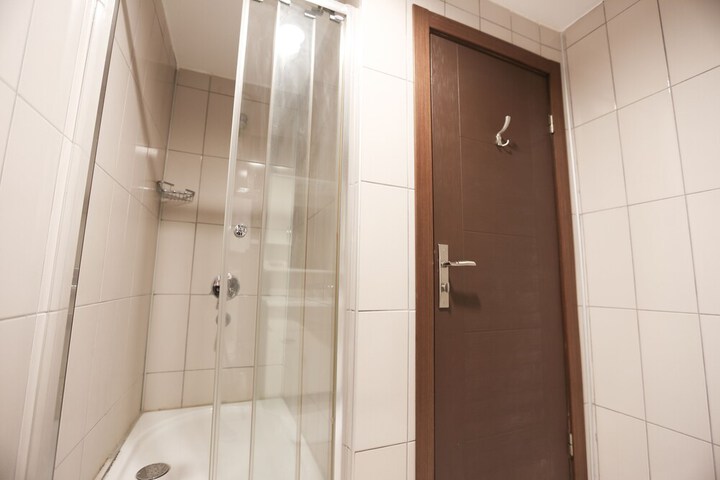 Room 20 of 23