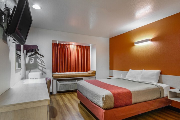 Room 7 of 29
