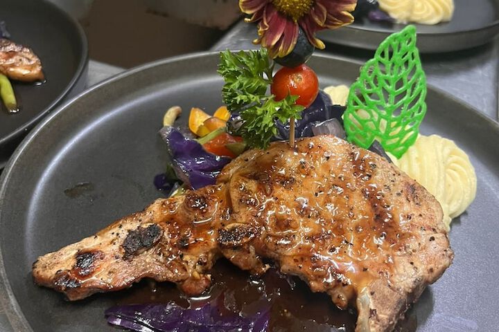 Dining 138 of 157