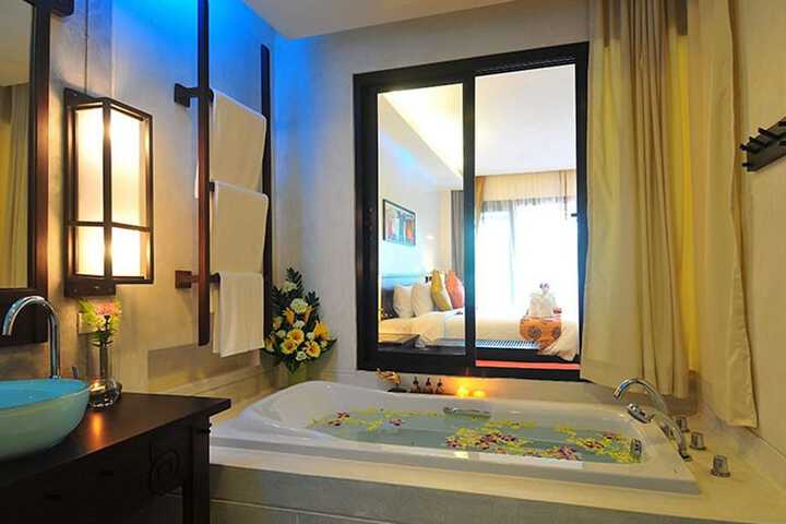 Room 15 of 187