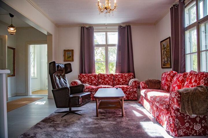Room 28 of 48