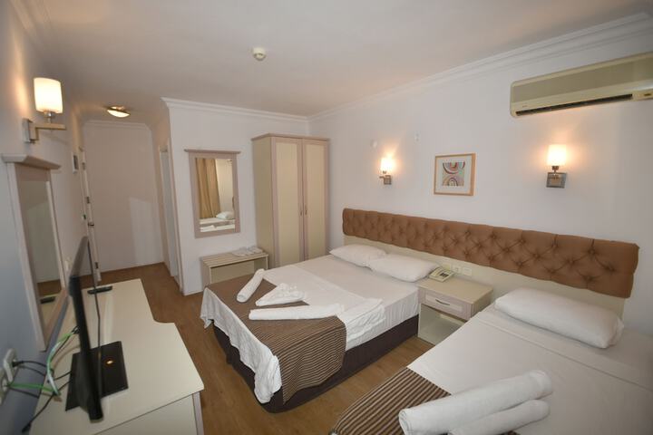 Room 5 of 15