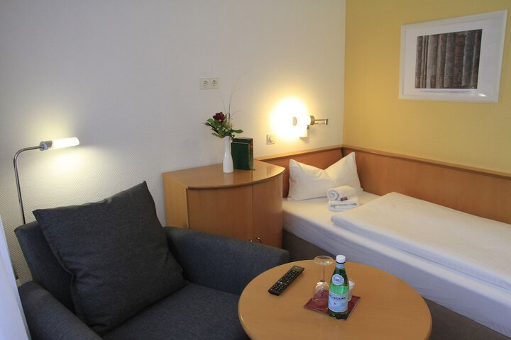 Room 3 of 21