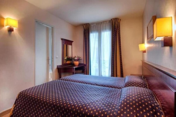 Room 21 of 46