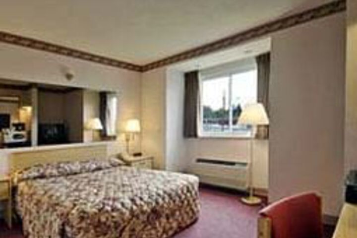 Room 9 of 16
