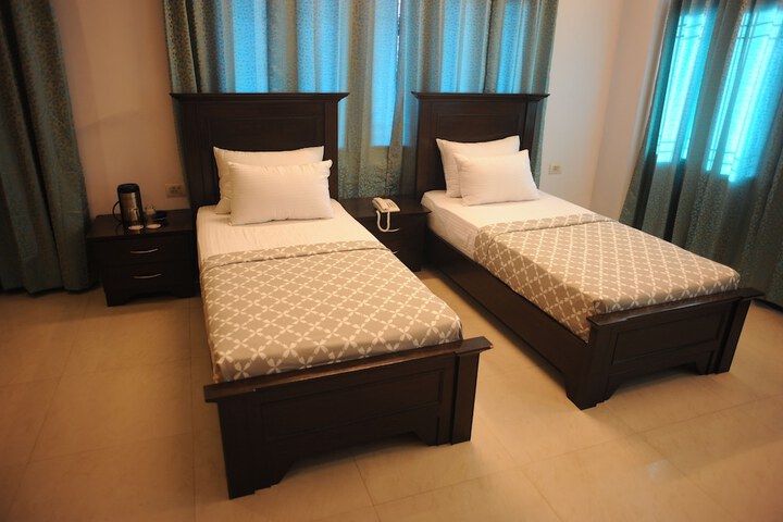 Room 17 of 60