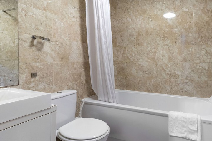 Room 20 of 36