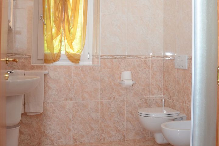 Room 15 of 51