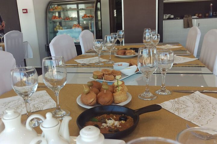 Dining 40 of 57