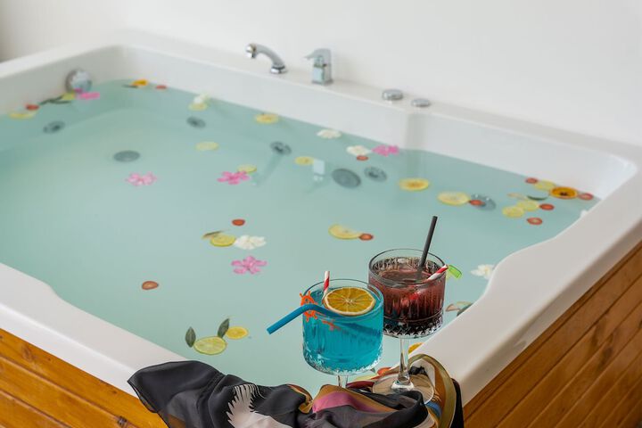Hot Tub 45 of 104