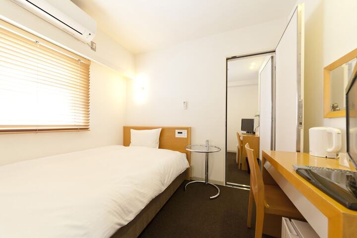 Room 4 of 39