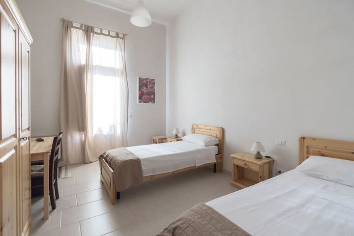Room 9 of 48