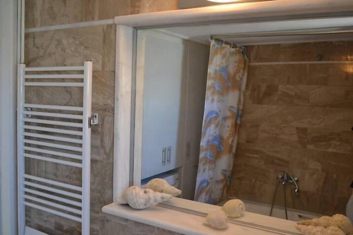 Room 17 of 22