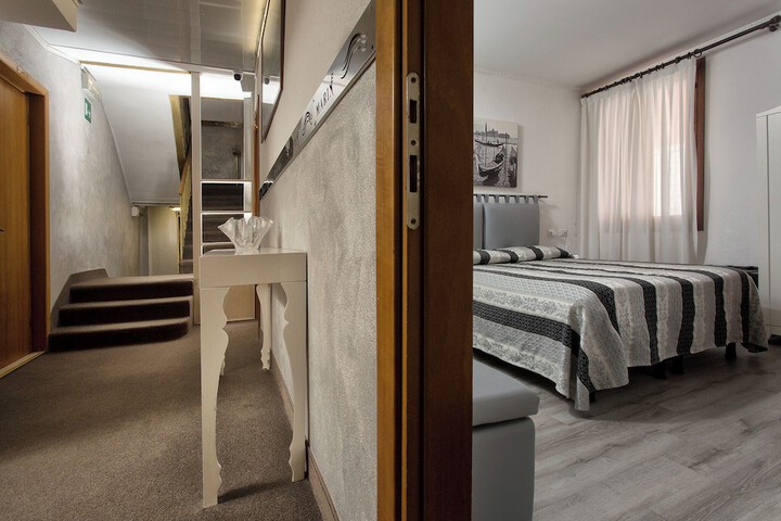 Room 72 of 133