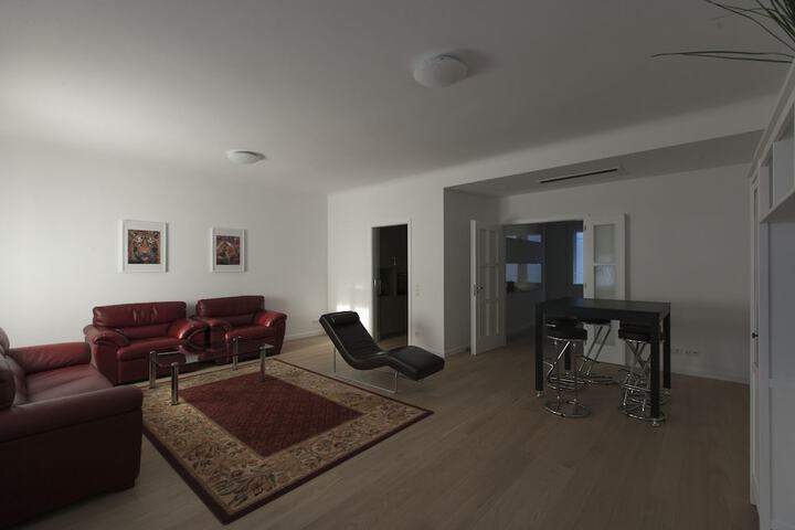 Room 11 of 36