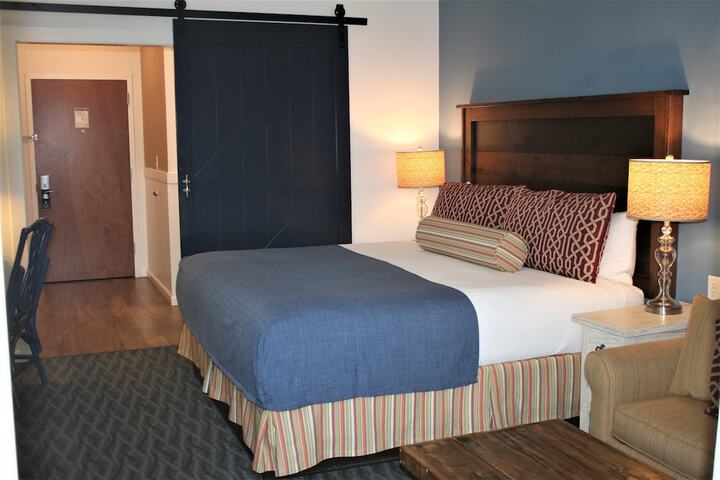 Room 26 of 169