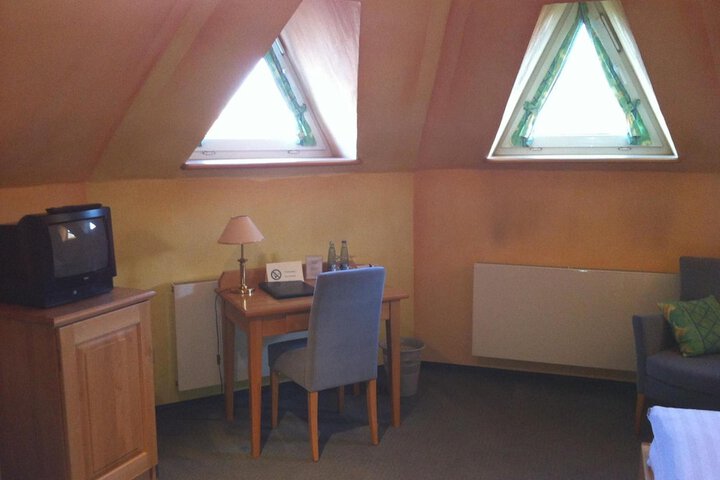 Room 7 of 35