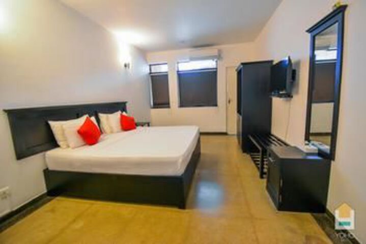 Room 5 of 6