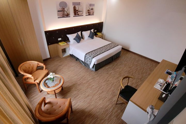 Room 13 of 60