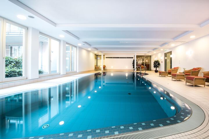 Hotel with Pool