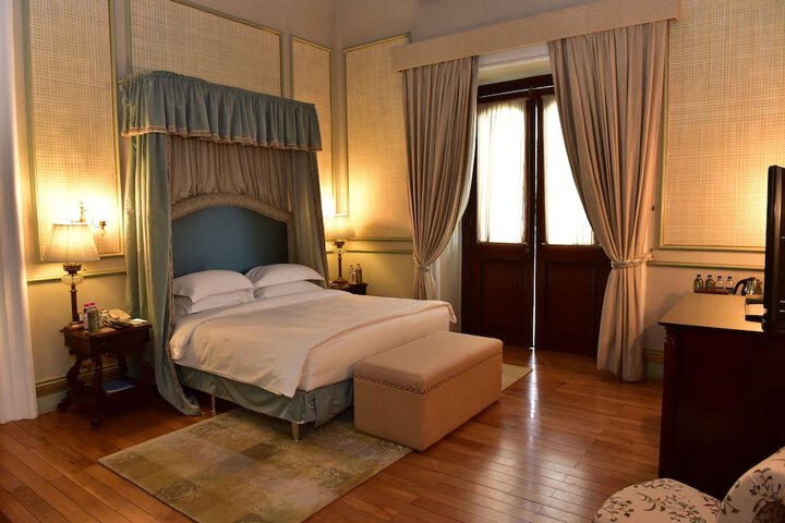 Room 8 of 53