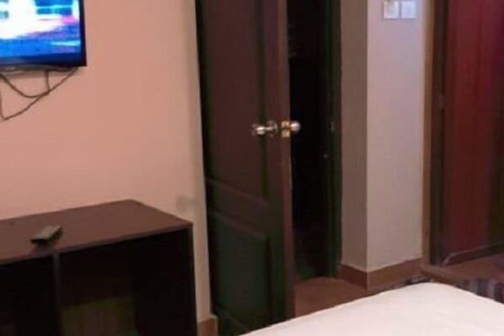 Room 12 of 54