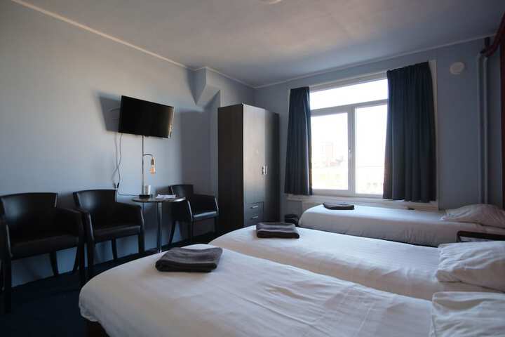 Room 37 of 82