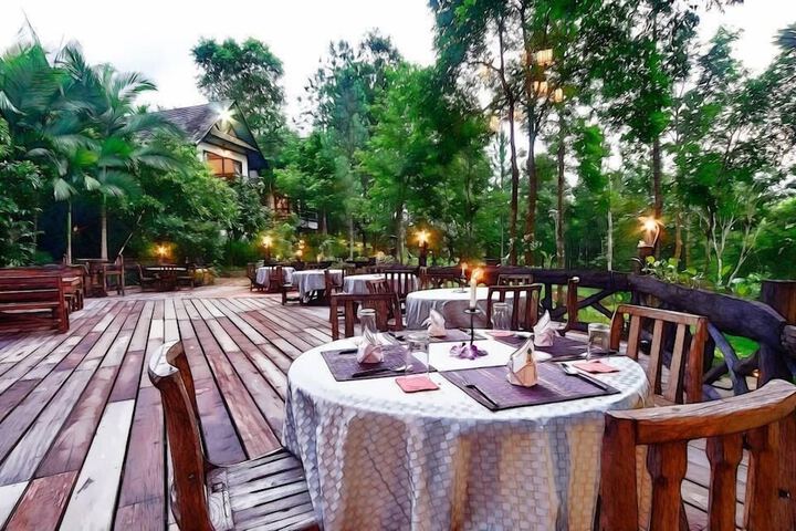 Dining Photos