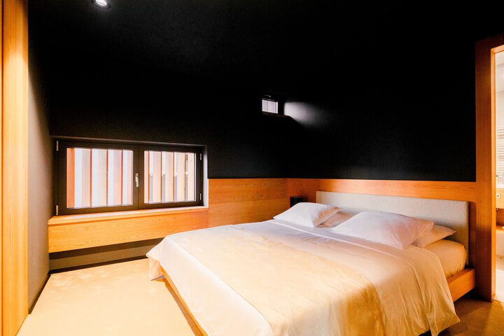 Room 7 of 62