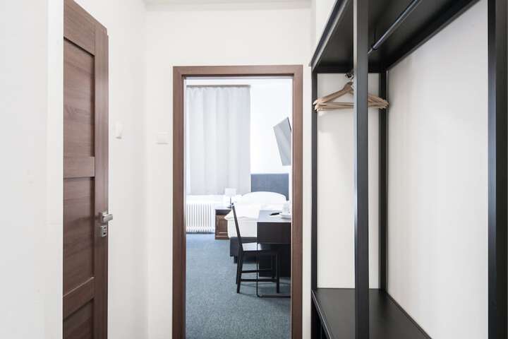 Room 5 of 47